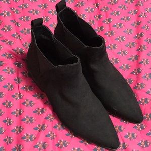 Ankle boots with small heel